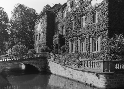 R143066 Elbland Zabeltitz Palais Neues Schloß Ostseite mit Brücke und Wassergraben 