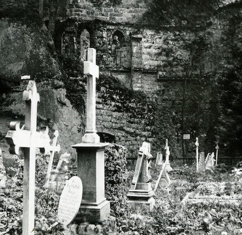 R34008 Oybin Freidhof in der Ruine 