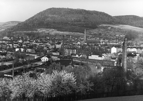 R71034 Blick von Zechels Höhe auf Deuben mit Windberg 352m 