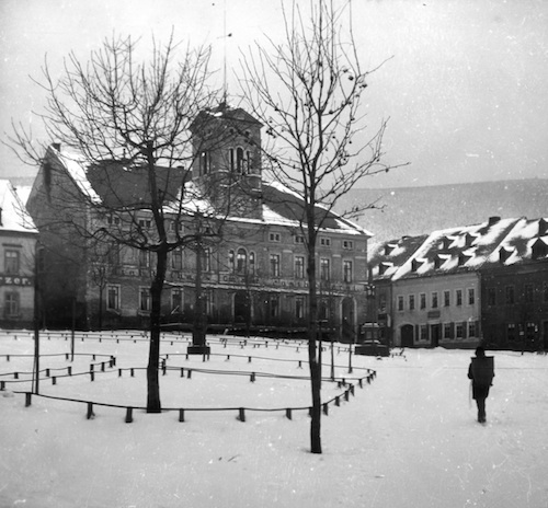 R73036 Oberwiesental Marktplatz im Schnee 