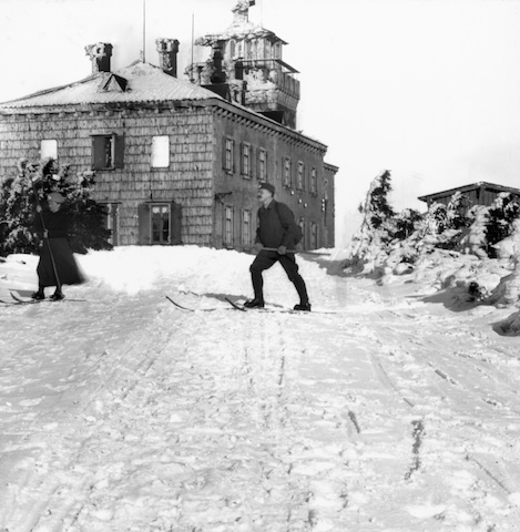 R73008 Fichtelberghaus im Winter 